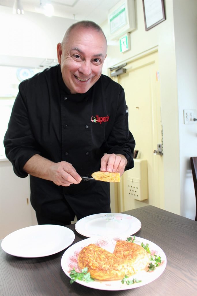 Carlos 
para completar la tarea, visita https:www.la-taperia.com