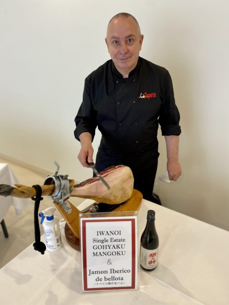 プロの生ハムカッティング実演